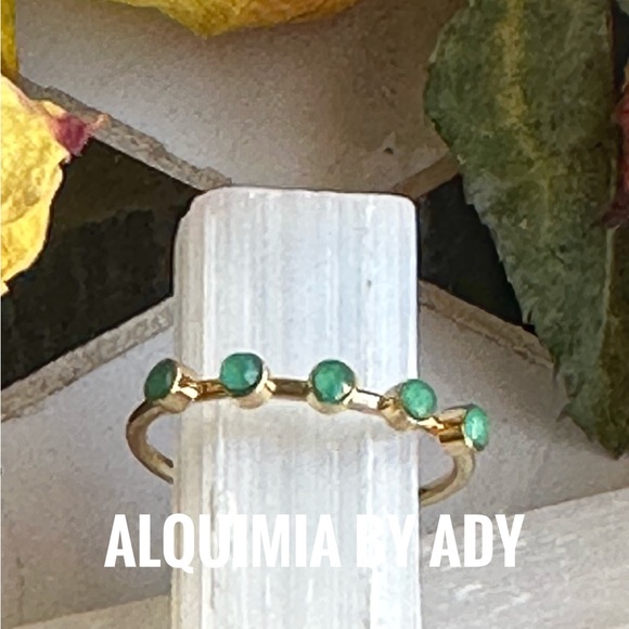Alquimia Jewelry - Green quartz gold dainty gem ring